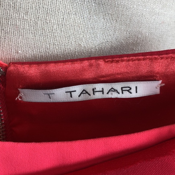 Tahari dress-4 - Picture 3 of 8